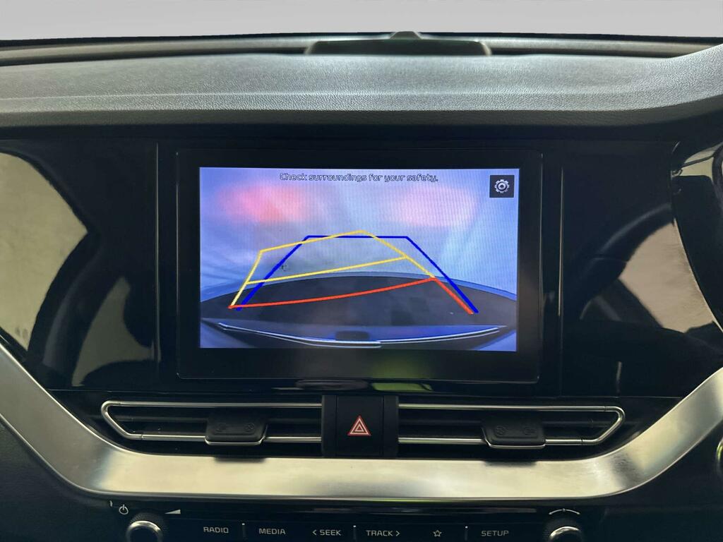Kia e-Niro 64.8Kwh 4 Suv White #18