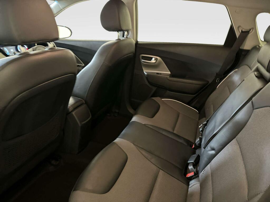 Kia e-Niro 64.8Kwh 4 Suv White #12