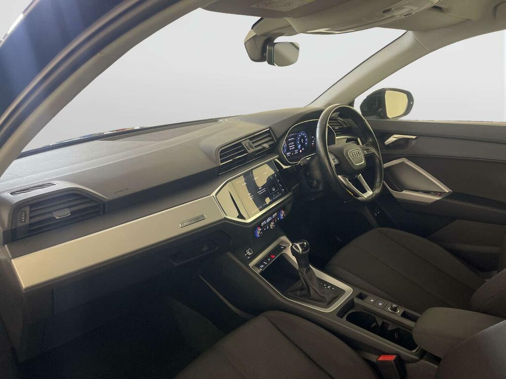 Audi Q3 Black Edition 45 Tfsi E 245 Ps S Tronic White #10