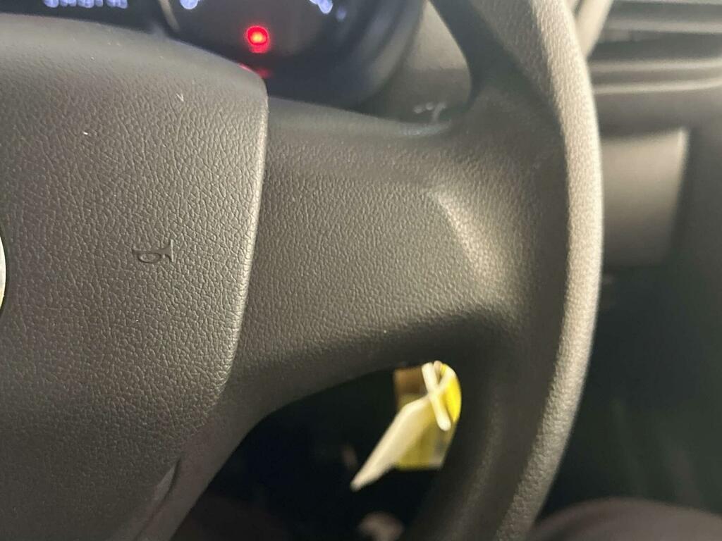 Vauxhall Vivaro Pro White #17