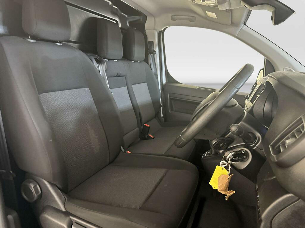 Vauxhall Vivaro Pro White #11