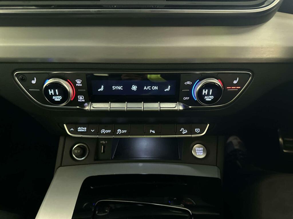 Audi Q5 S Line Black #21