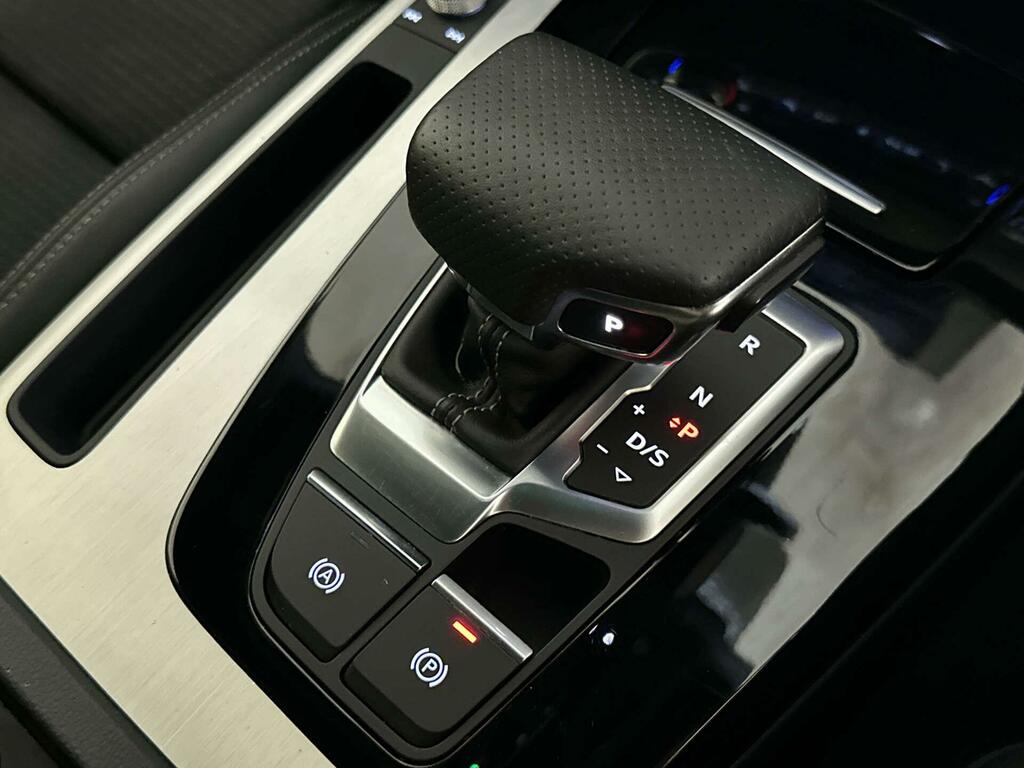 Audi Q5 S Line Black #22