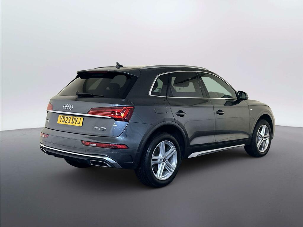 Audi Q5 S Line Black #8