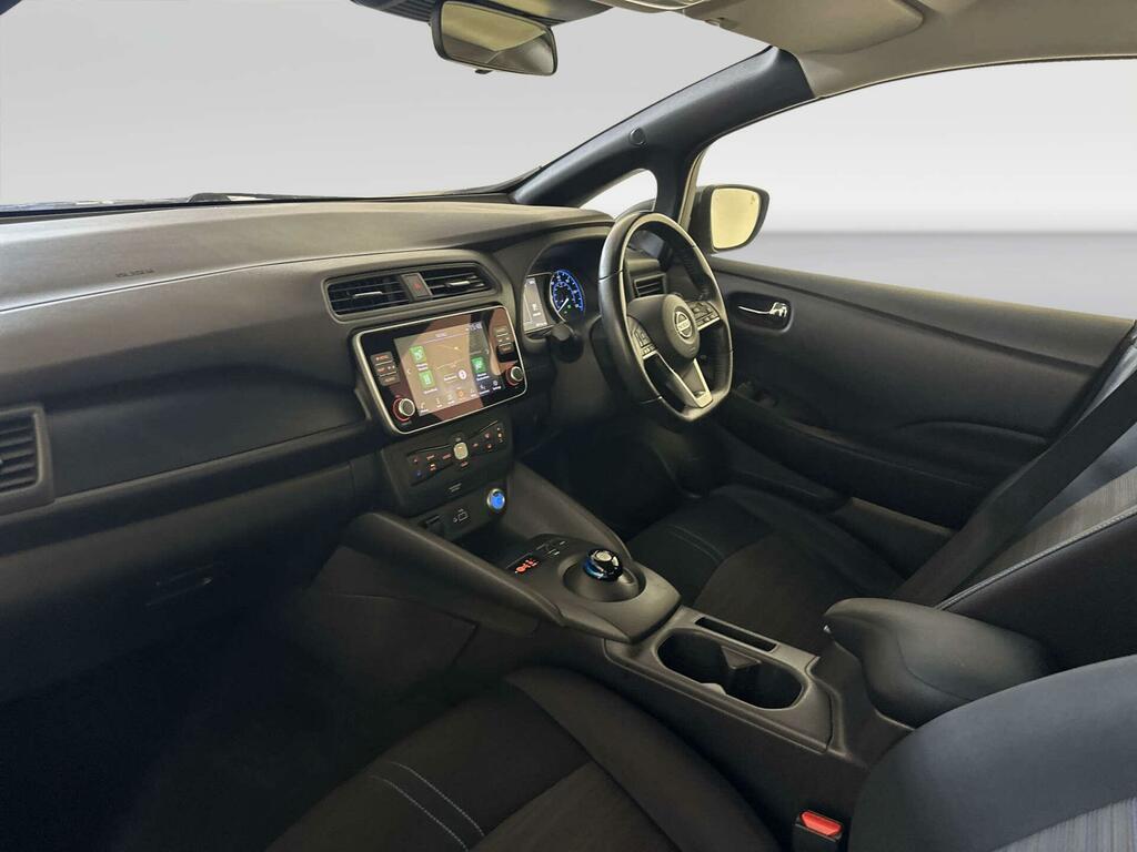 Nissan Leaf Tekna Black #10