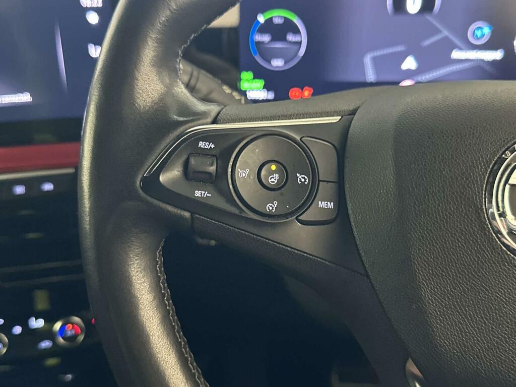 Vauxhall Mokka-e Ultimate White #16