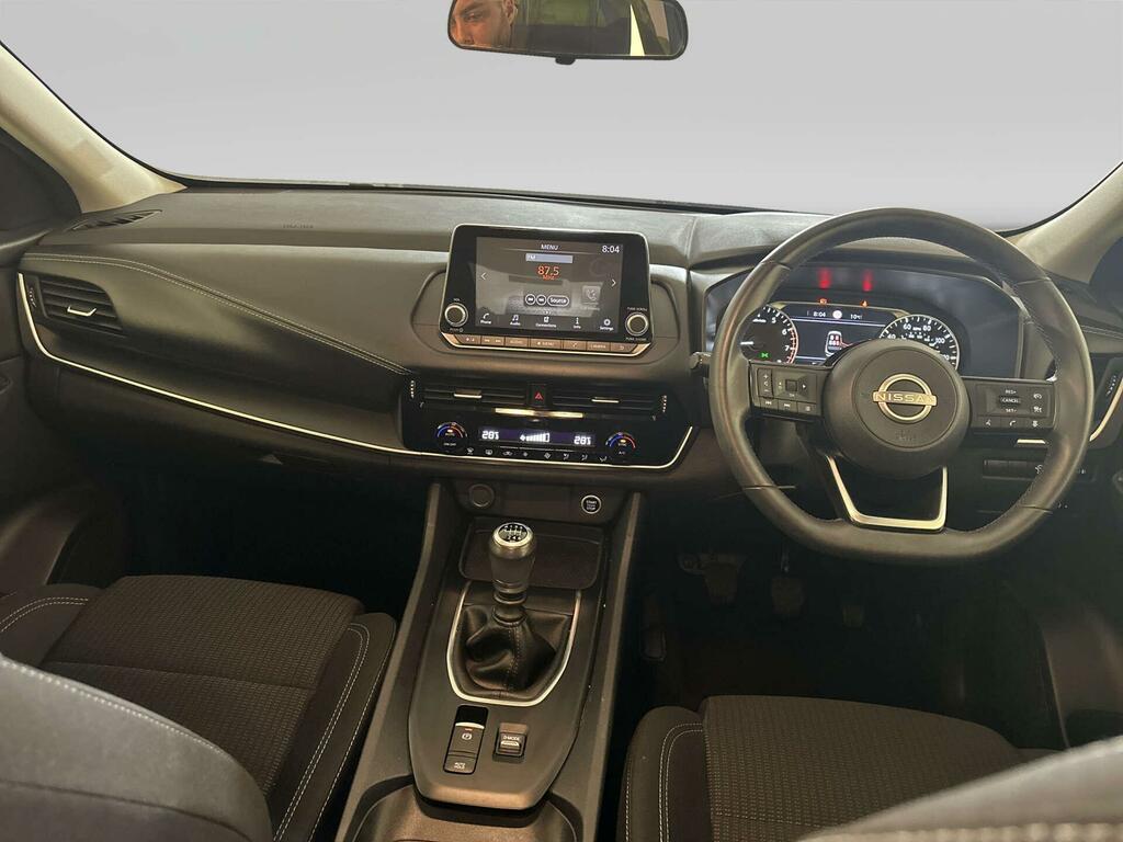 Nissan Qashqai 1.3 Dig-t Mhev Acenta Premium Suv Hybri Silver #2