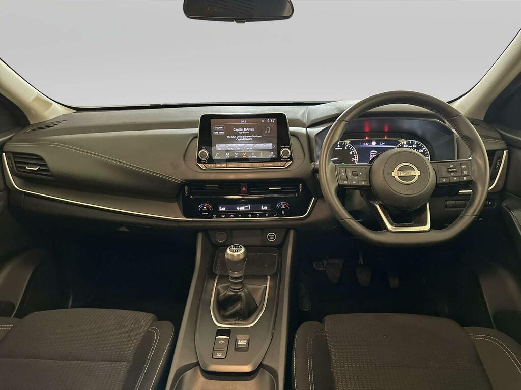 Nissan Qashqai 1.3 Dig-t Mhev Acenta Premium Suv Hybri DT73HKW Grey #2