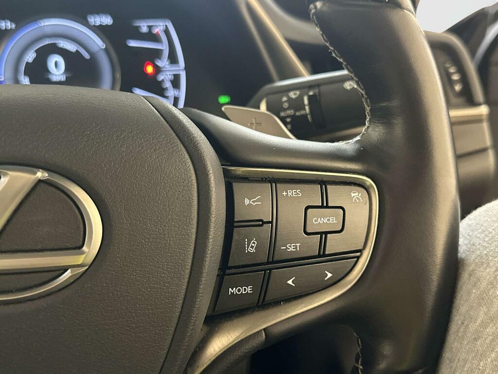 Lexus ES Saloon Black #17