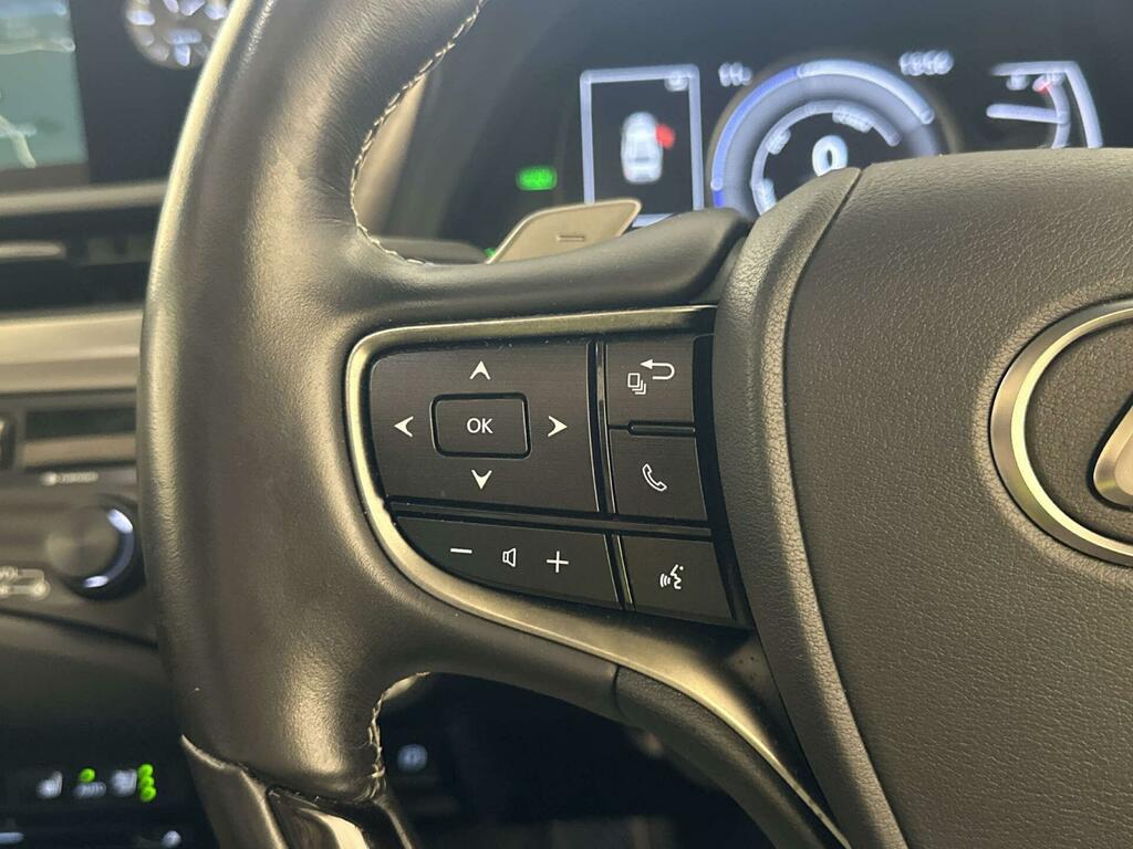 Lexus ES Saloon Black #15