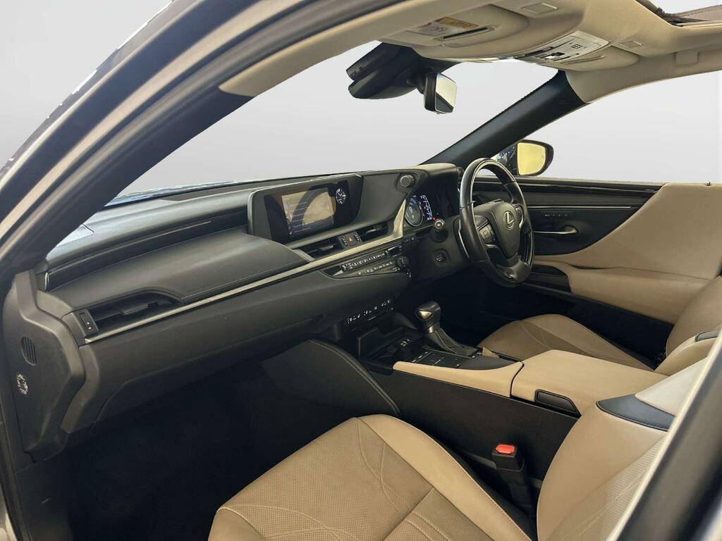 Lexus ES Saloon Black #10
