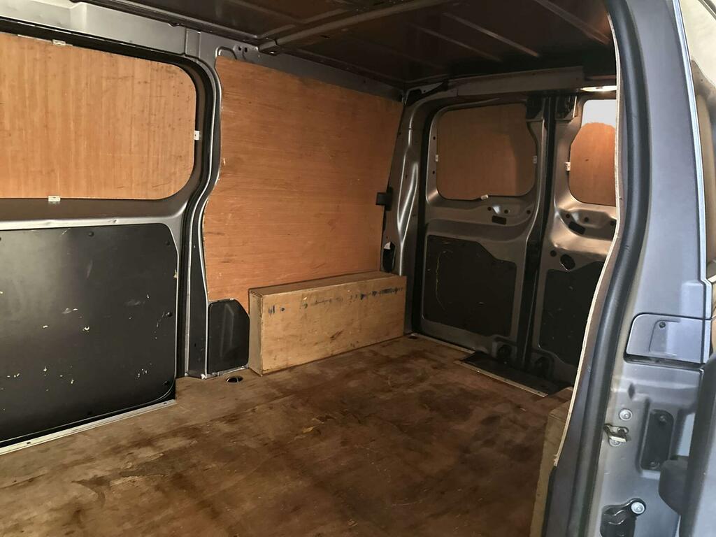 Vauxhall Vivaro Mpv White #11