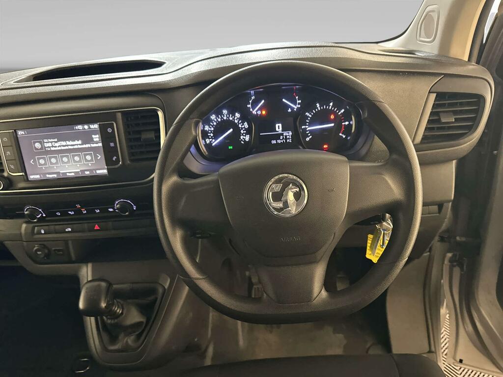 Vauxhall Vivaro Mpv White #14