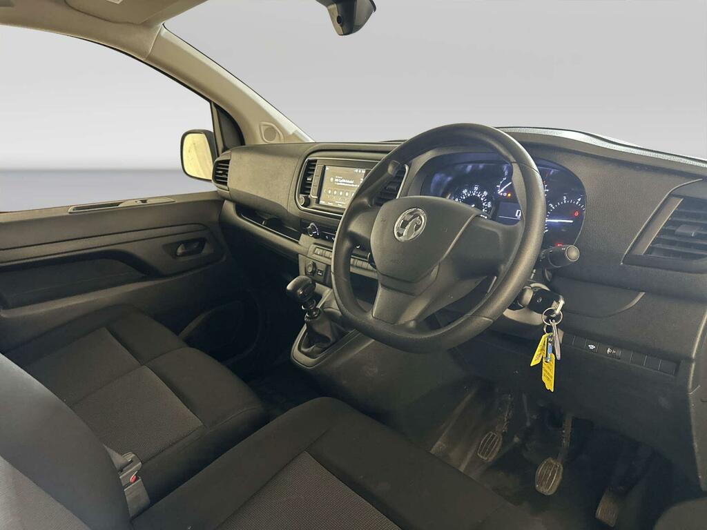 Vauxhall Vivaro Mpv White #13