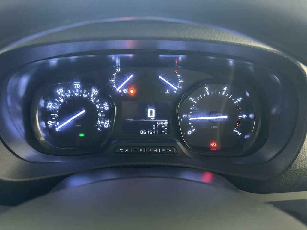 Vauxhall Vivaro Mpv White #16