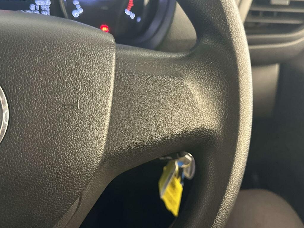 Vauxhall Vivaro Mpv White #17