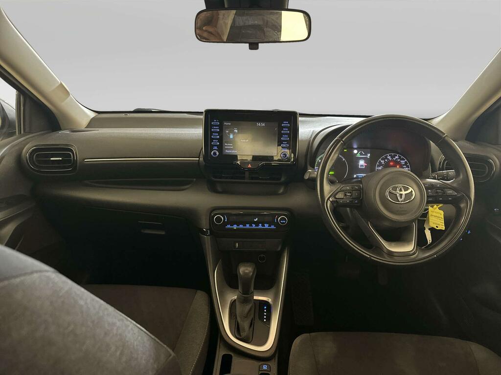 Toyota Yaris 1.5 Vvt-h Icon Hatchback Hybrid E-cvt E White #2