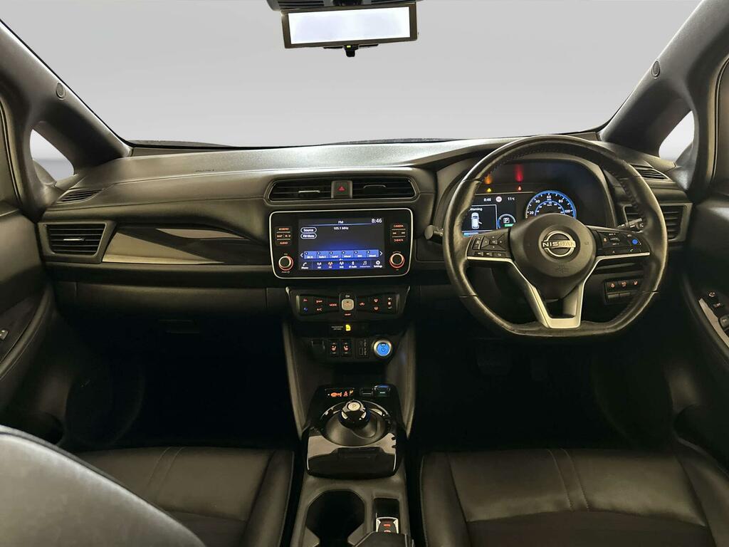 Nissan Leaf 39Kwh N-connecta Hatchback 150 Red #2