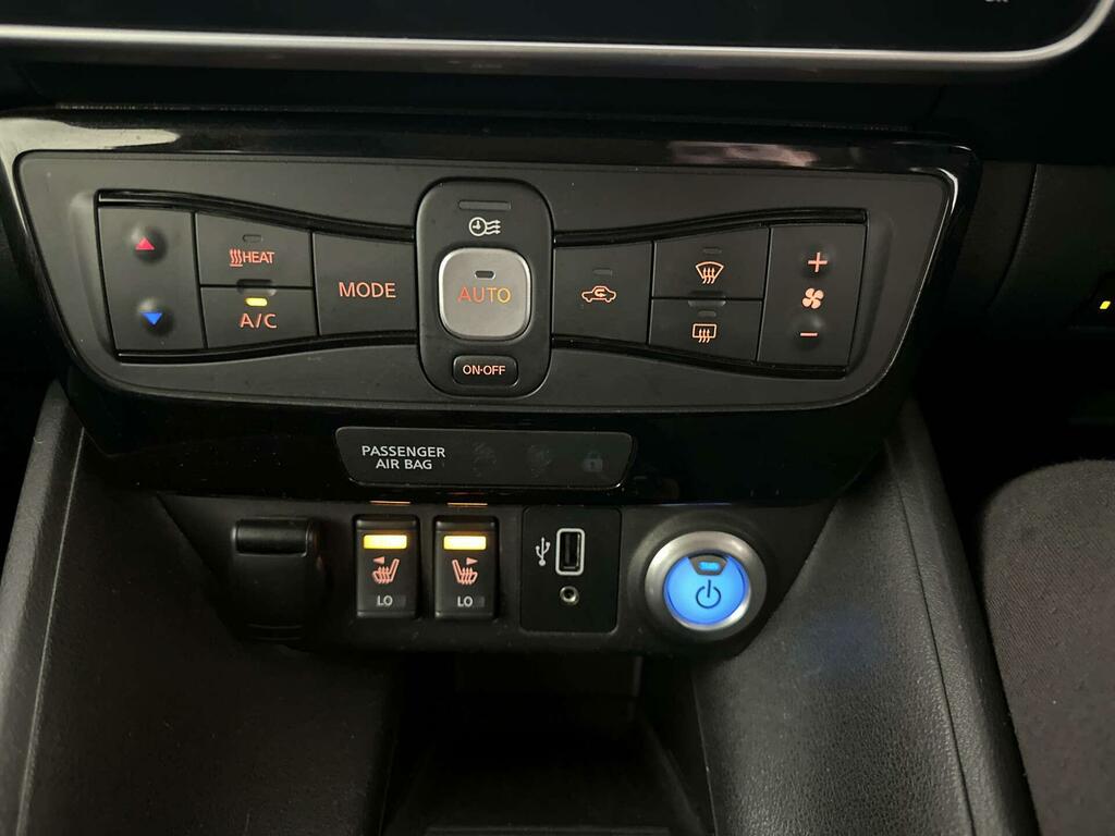 Nissan Leaf Nissan Leaf N-connecta Red #23