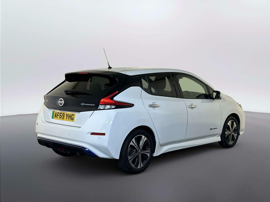 Nissan Leaf Nissan Leaf N-connecta Red #8