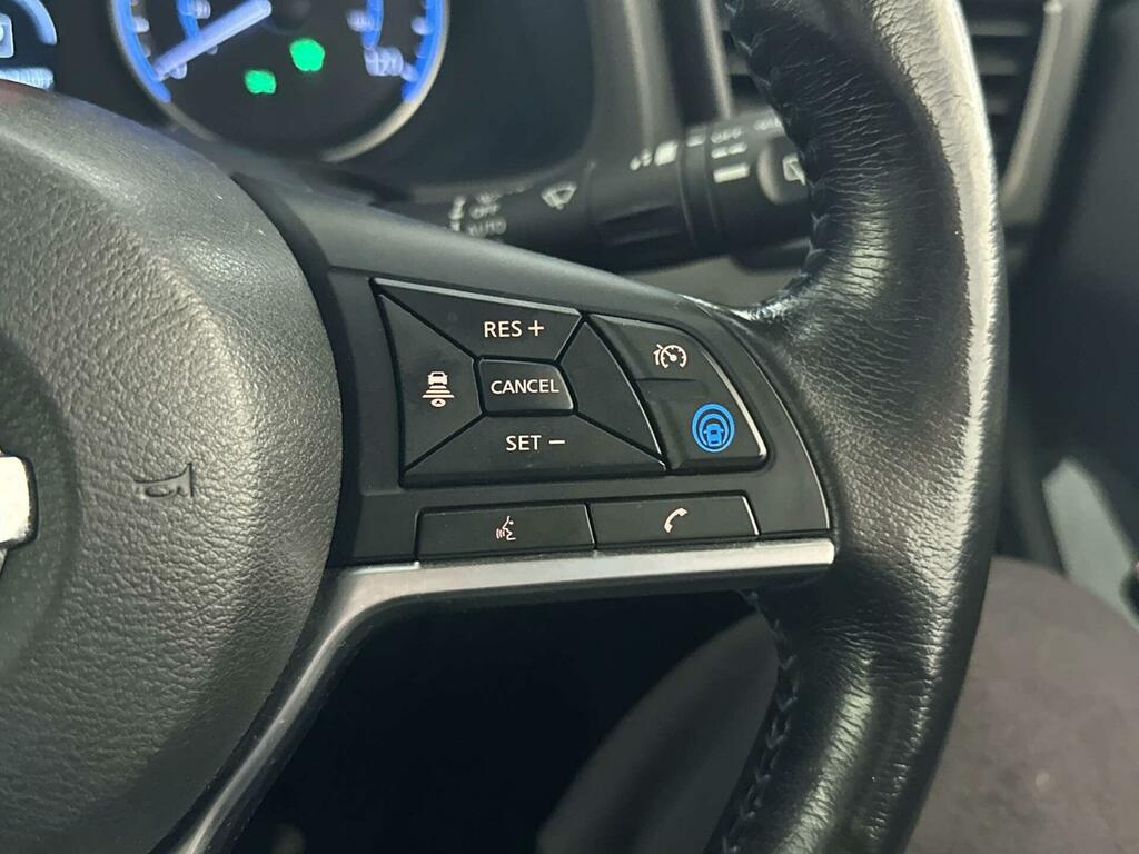 Nissan Leaf Nissan Leaf N-connecta Red #18