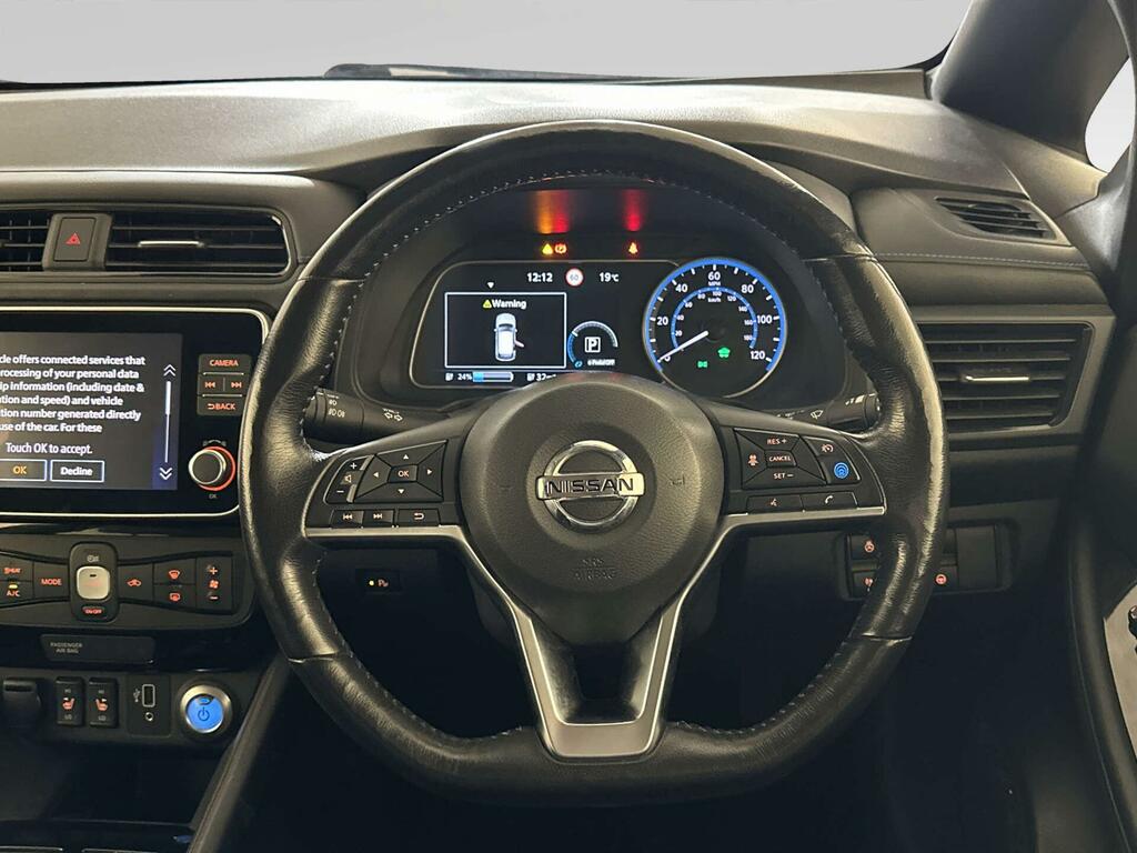 Nissan Leaf Nissan Leaf N-connecta Red #14