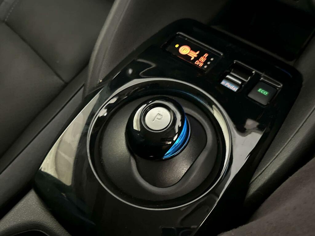 Nissan Leaf 110Kw N-connecta 40Kwh Red #23