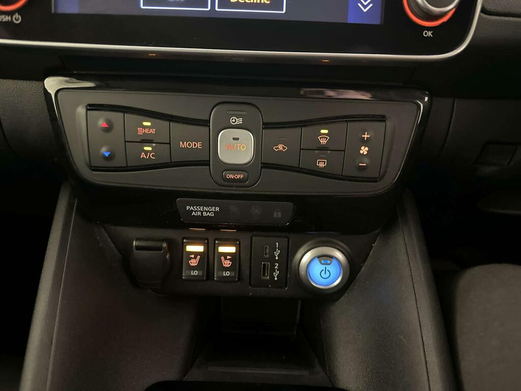 Nissan Leaf 110Kw N-connecta 40Kwh Red #22