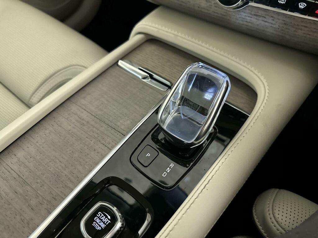 Volvo XC90 2.0H T8 Twin White #25