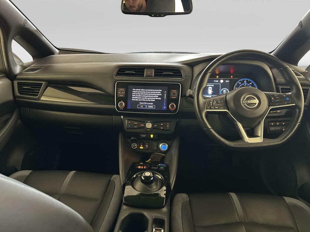 Nissan Leaf 39Kwh Tekna Hatchback 150 Ps Red #2