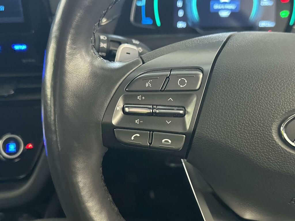 Hyundai Ioniq Hatchback White #16