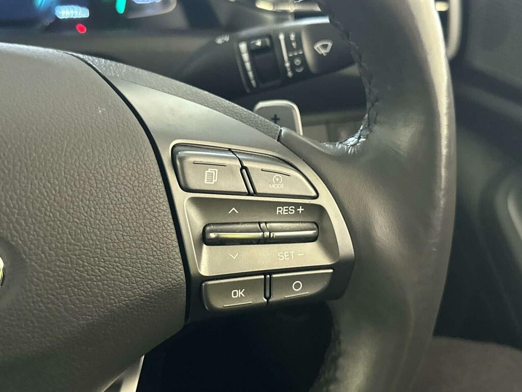 Hyundai Ioniq Hatchback White #18
