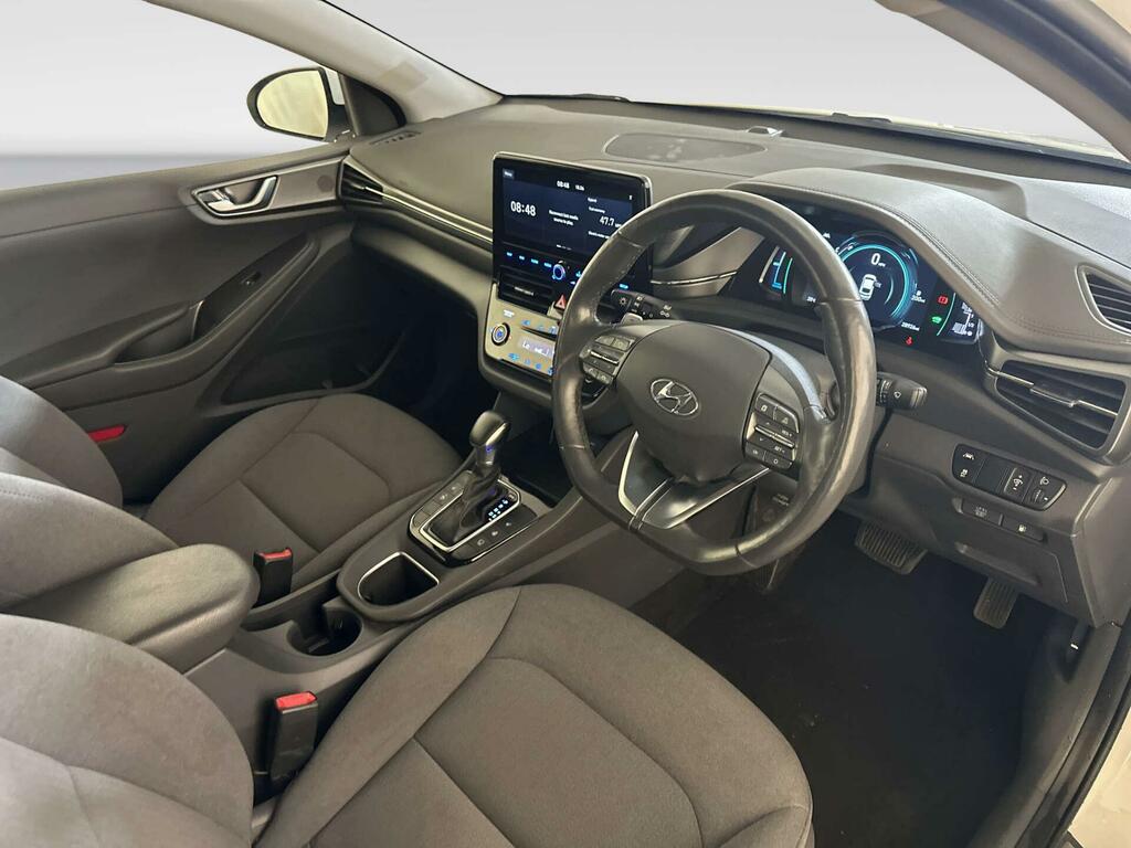 Hyundai Ioniq Hatchback White #14