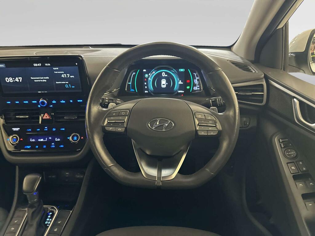 Hyundai Ioniq Hatchback White #15
