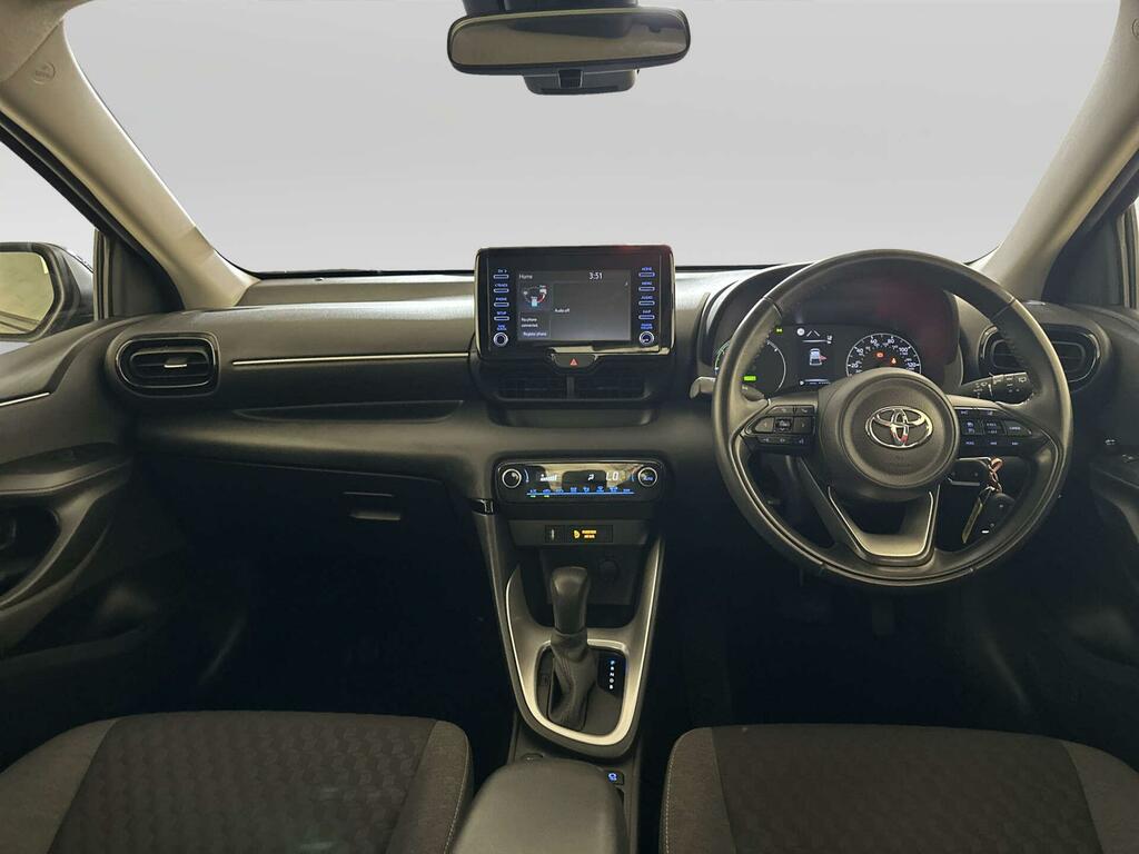 Toyota Yaris 1.5 Vvt-h Icon Hatchback Hybrid E-cvt E Black #2
