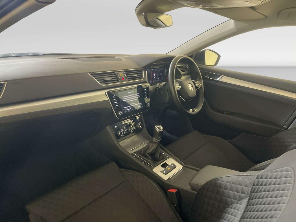 Skoda Superb Hatch Se Technology 1.5 Tsi 150 Ps Dsg White #10