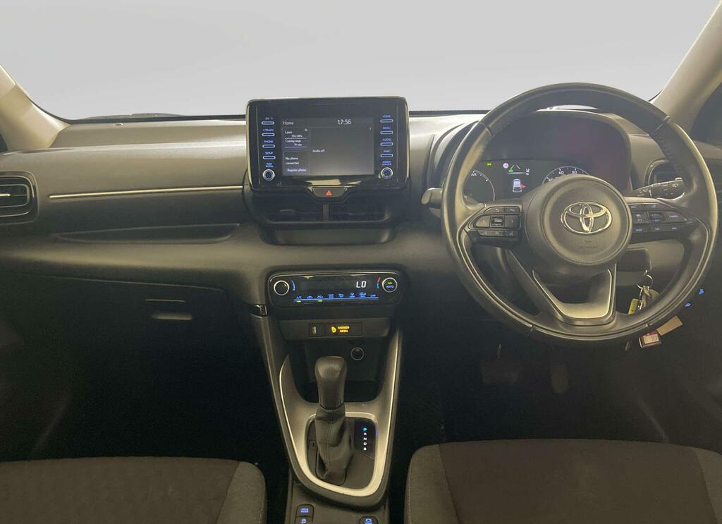 Toyota Yaris 1.5 Vvt-h Icon Hatchback Hybrid E-cvt E White #2