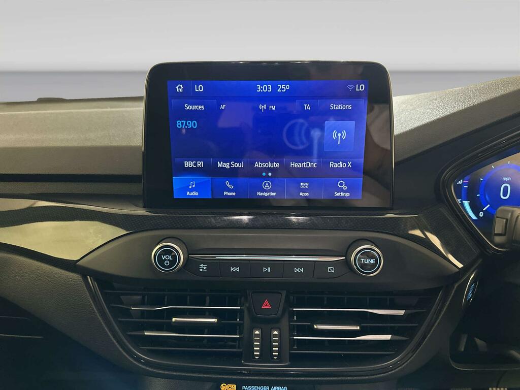 Ford Focus St-line Vignale 1.5 Ecoblue Estate 120 White #21