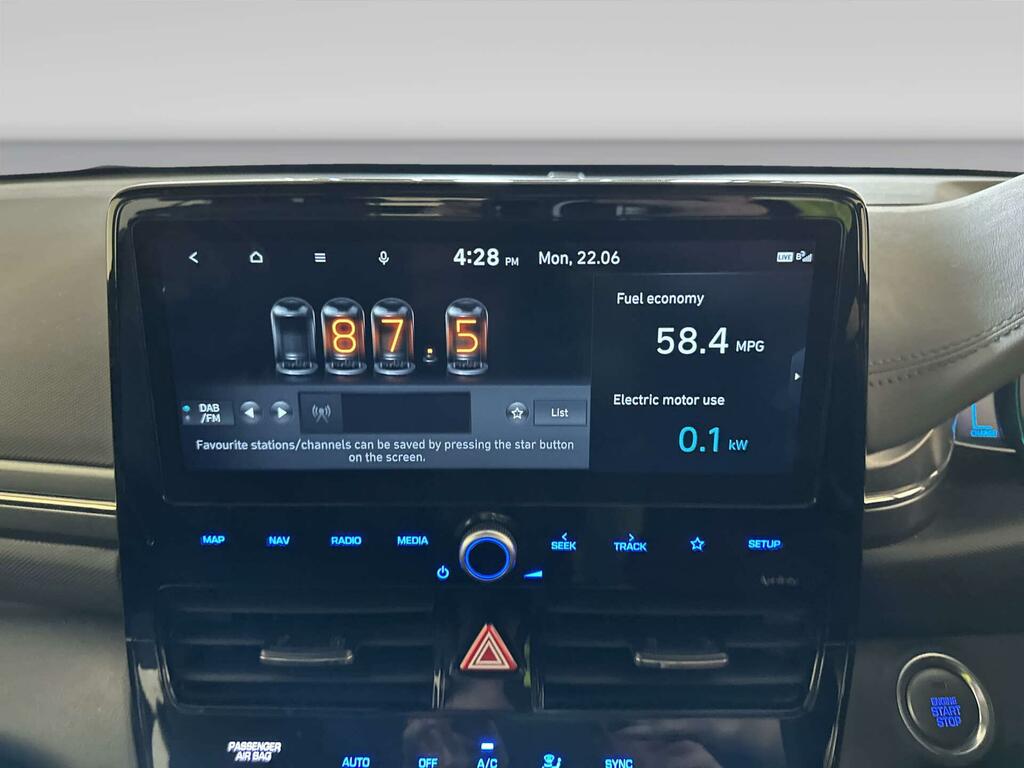 Hyundai Ioniq Premium Ev Silver #20