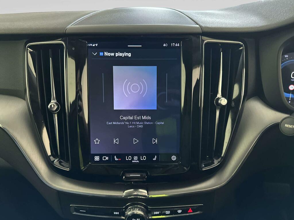 Volvo XC60 2.0 B4d R Design Pro Awd Geartronic Black #21
