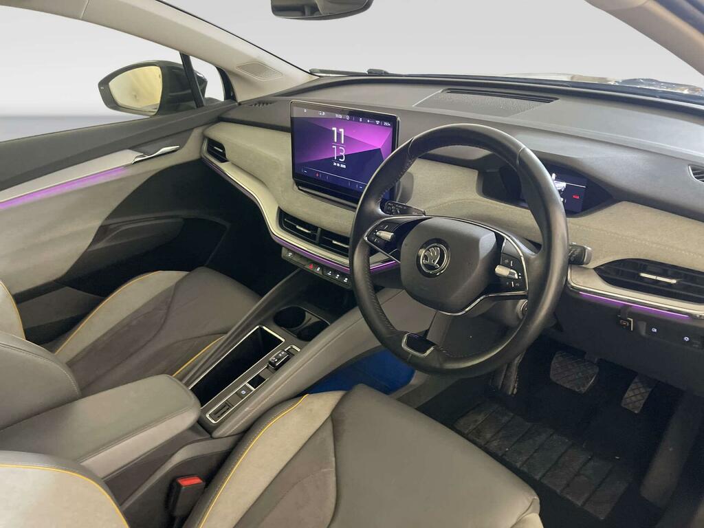 Skoda ENYAQ Suv Black #15