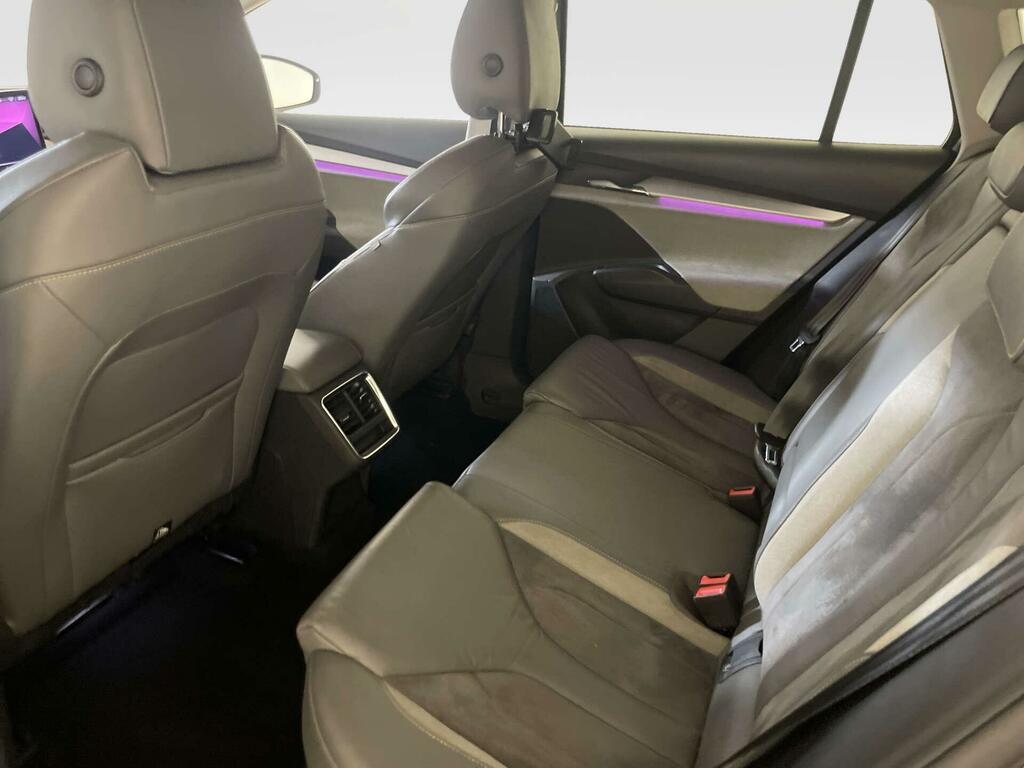 Skoda ENYAQ Suv Black #12