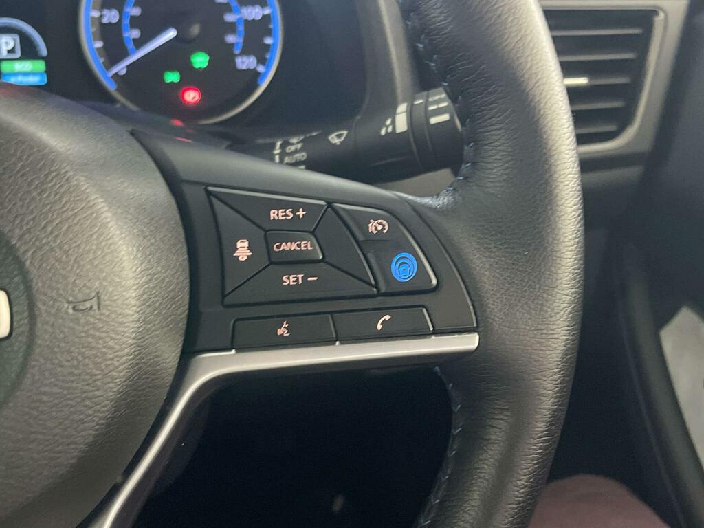 Nissan Leaf Leaf Tekna White #18