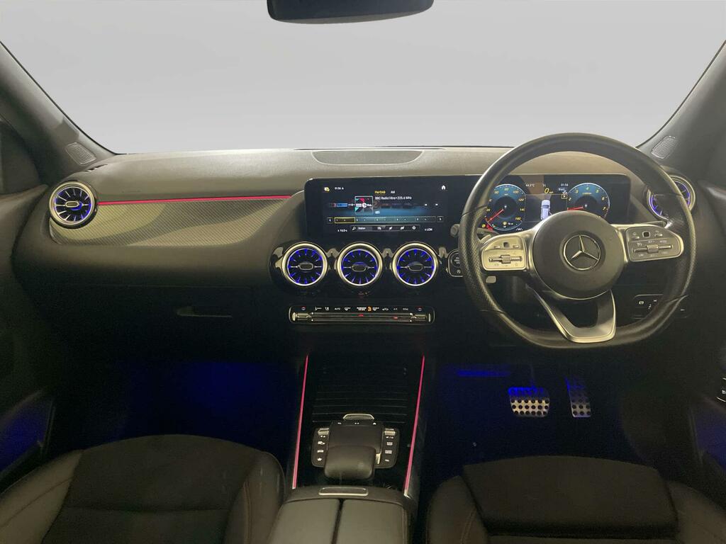 Mercedes-Benz GLA Class 1.3 Gla200 Amg Line Premium Suv 7G-dc White #2