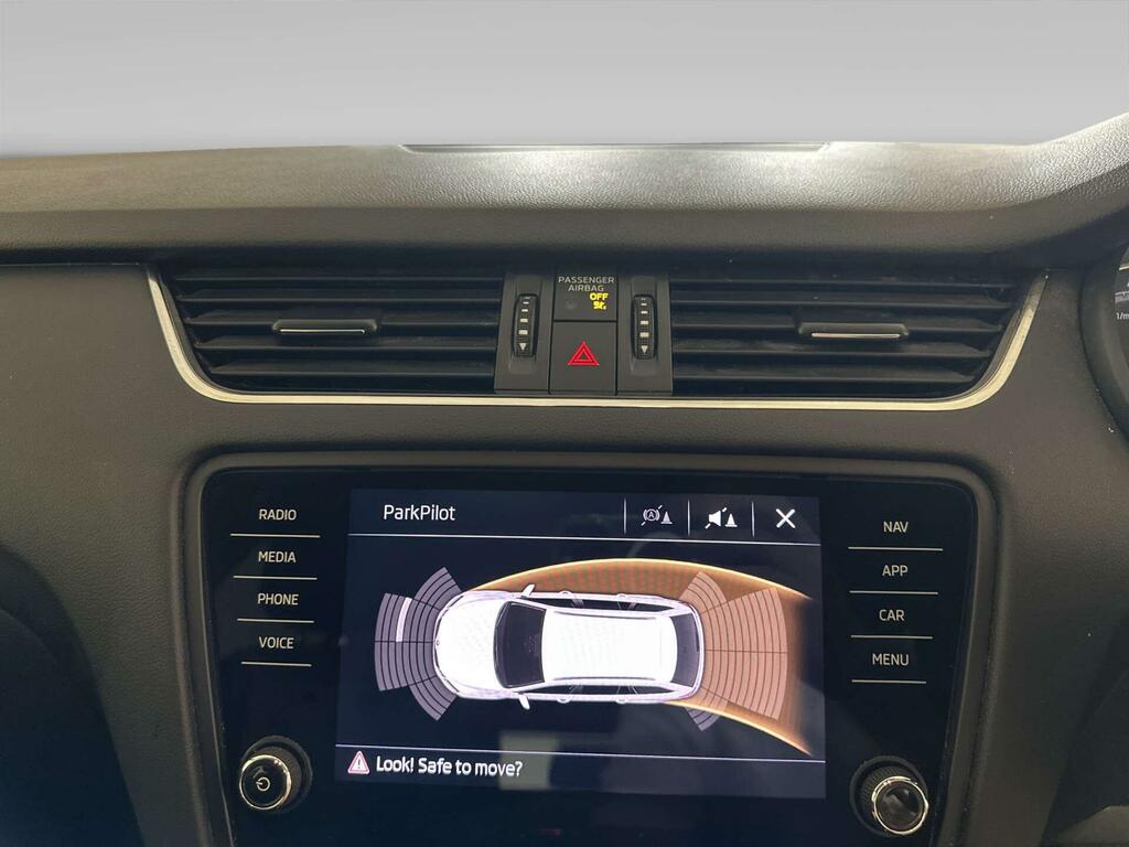Skoda Octavia 1.0 Tsi Se White #22