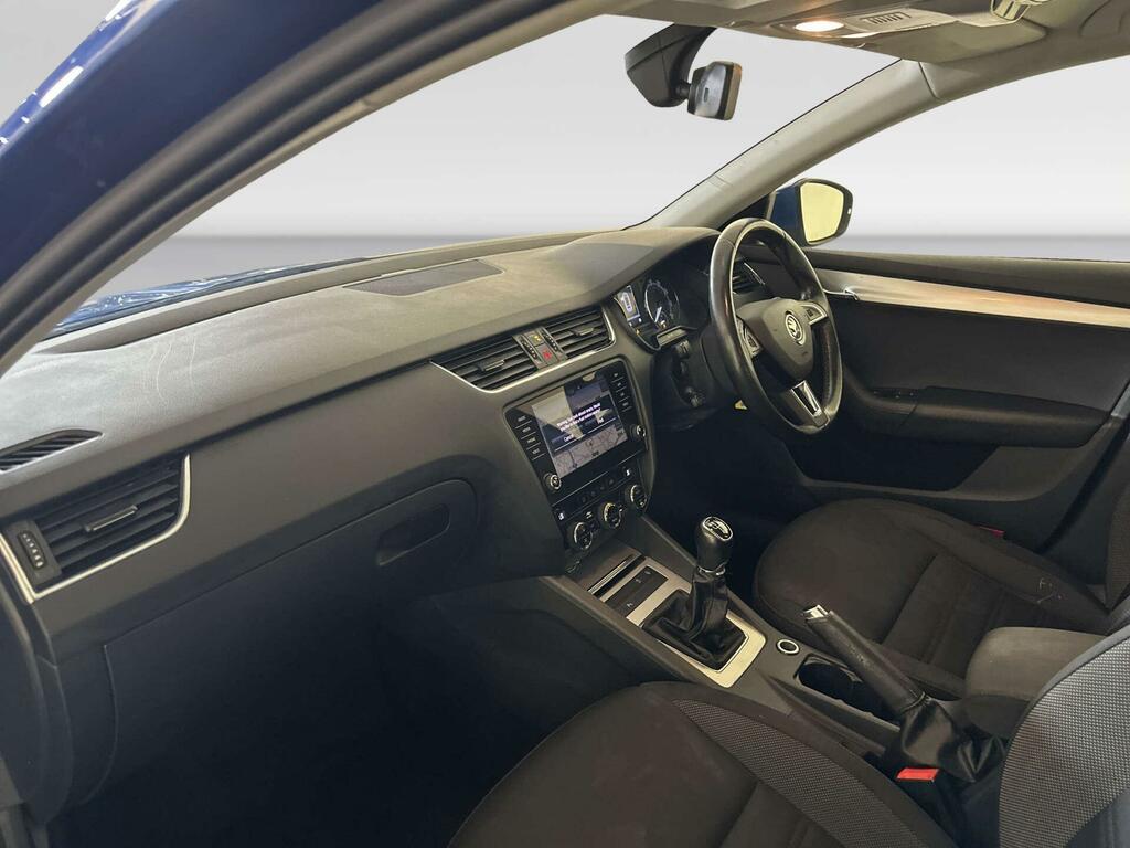 Skoda Octavia 1.0 Tsi Se White #10