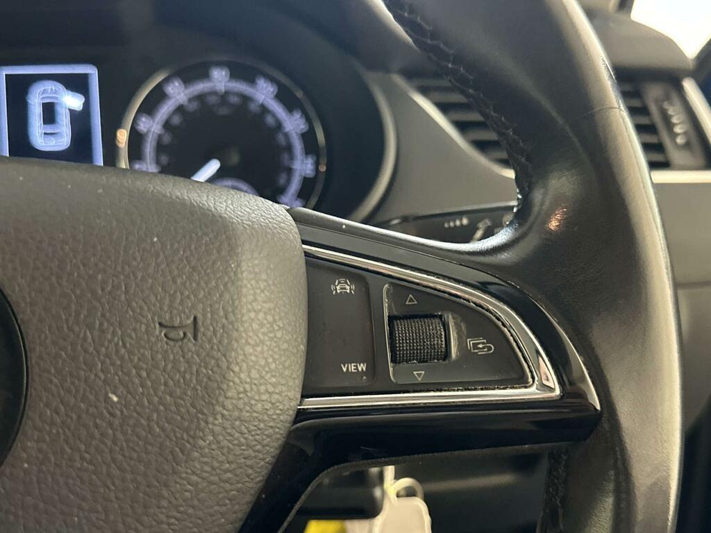 Skoda Octavia 1.0 Tsi Se White #18