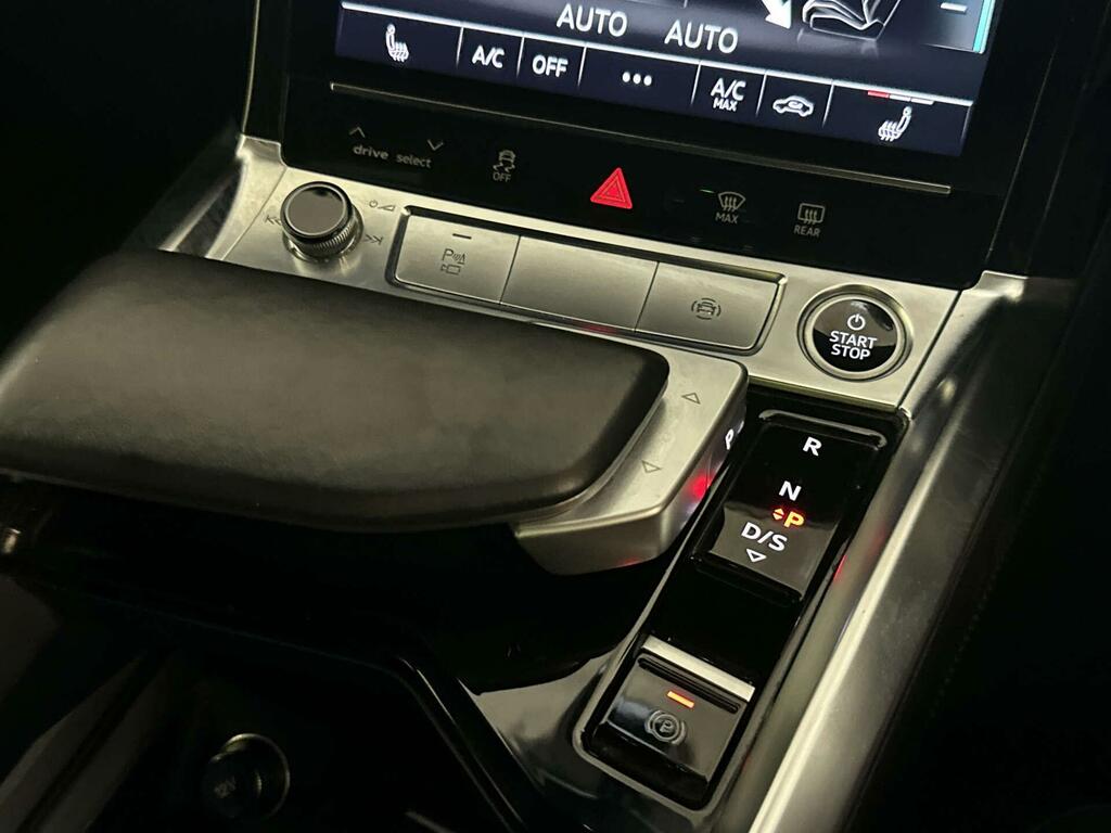 Audi E-tron Black Edition 55 Quattro 300,00 Kw Blue #23