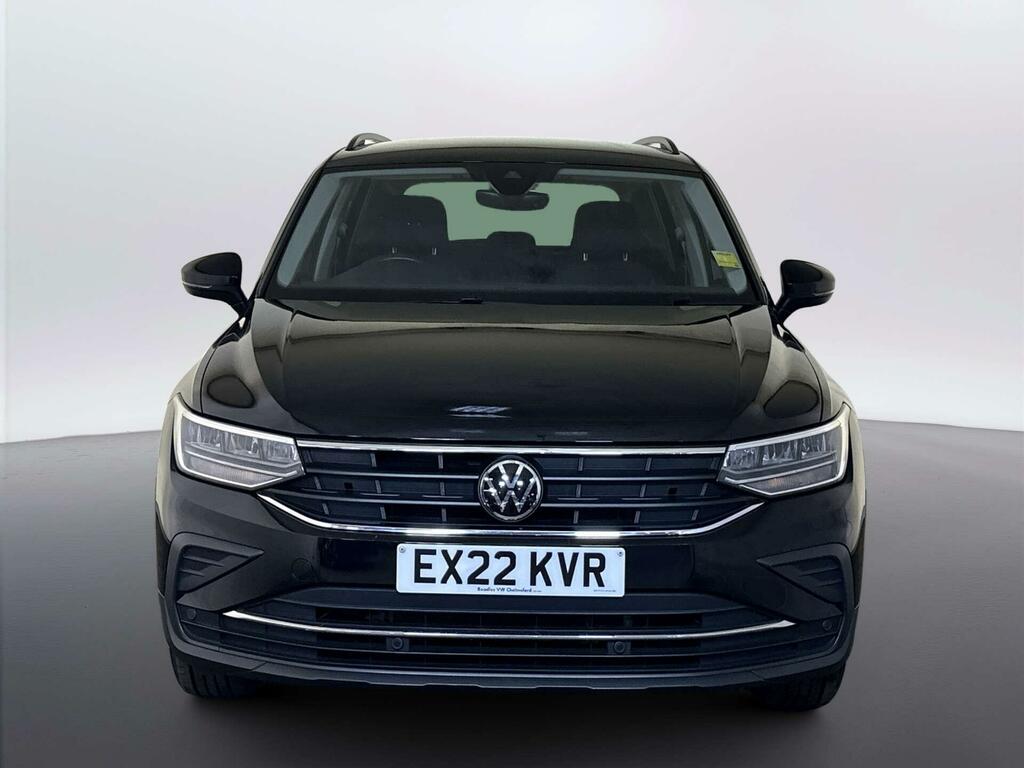 Volkswagen Tiguan 1.5 Tsi Active Suv Euro 6 Ss Black #3