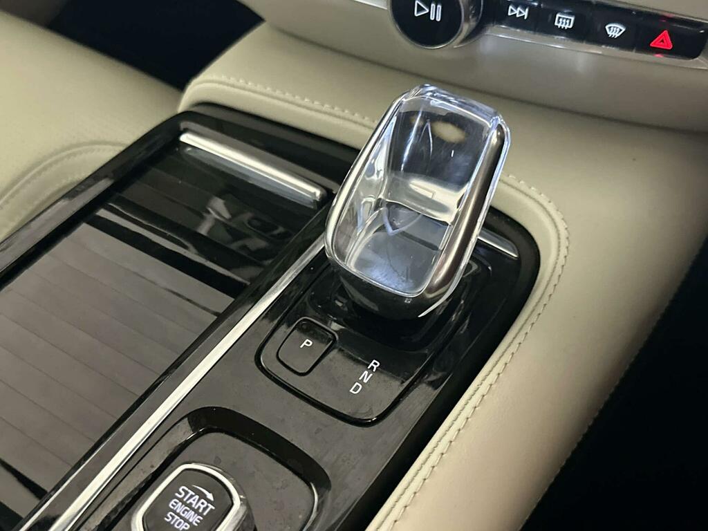 Volvo V60 2.0 B3p Momentum 7 Speed Black #23